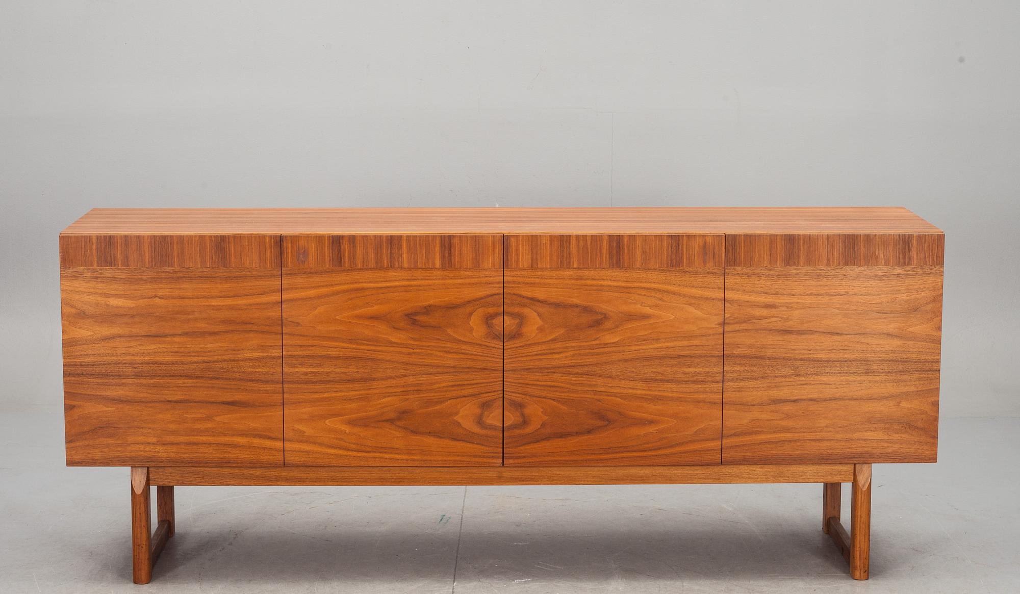 SIDEBOARD, sannolikt Ib Kofoed-Larsen, Säffle Möbelfabrik, 1900-talets andra hälft.
