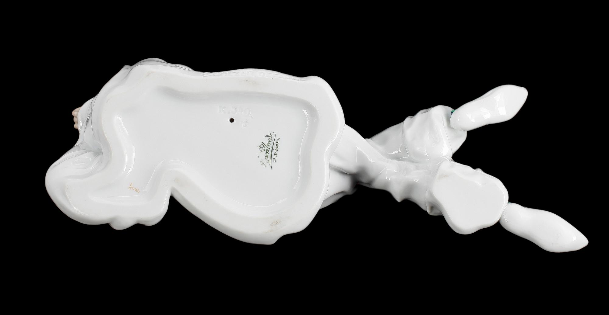 FIGURIN, porslin, C. Holzer-Defanti, Rosenthal, Tyskland, 1900-talets första hälft.