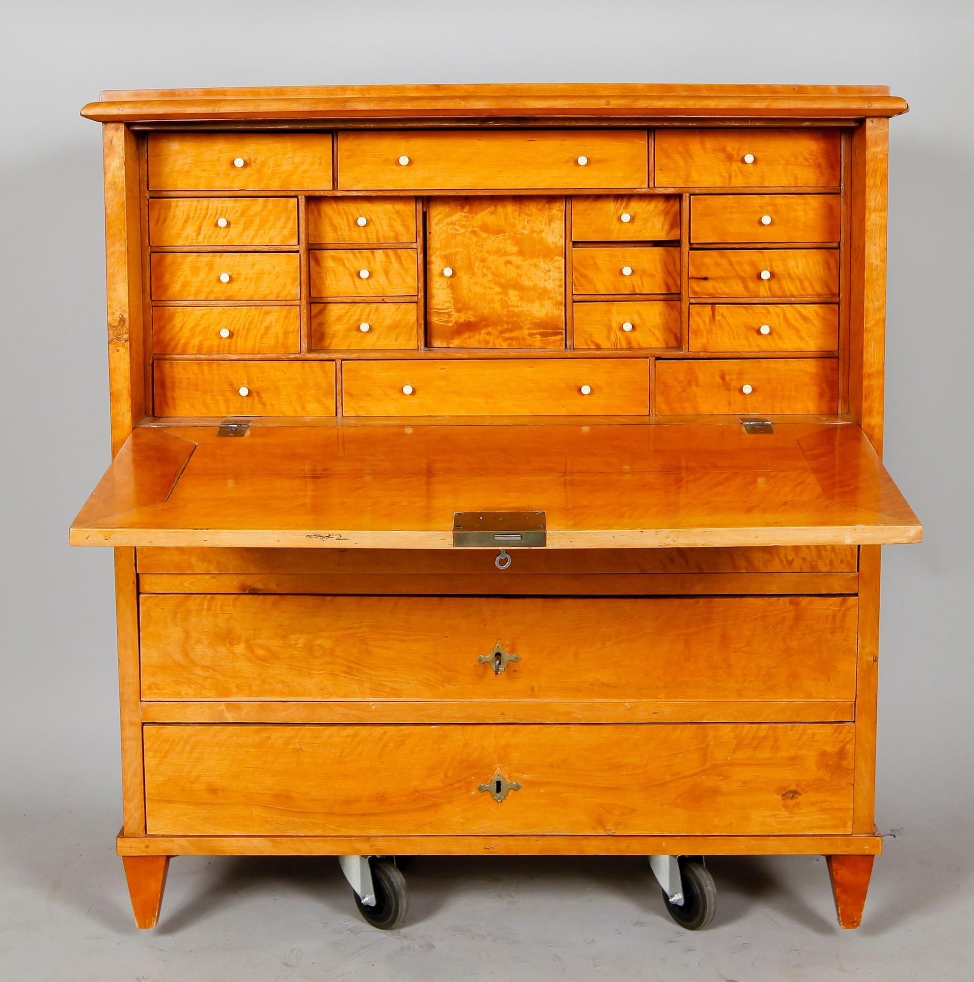CHIFFONJÉ, 1800-tal.