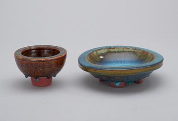 Two Wilhelm Kåge 'Farsta' bowls, Gustavsberg studio 1952 and 1955.