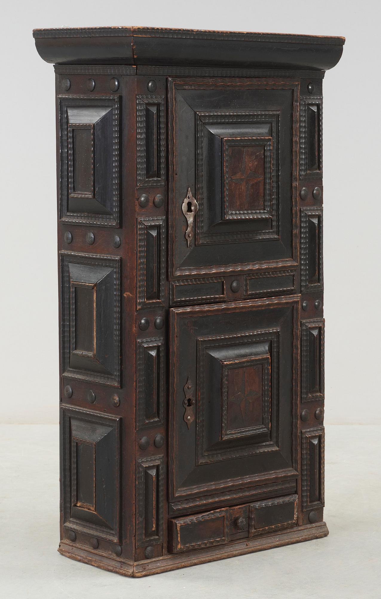 VÄGGSKÅP, barock, 1700-tal.