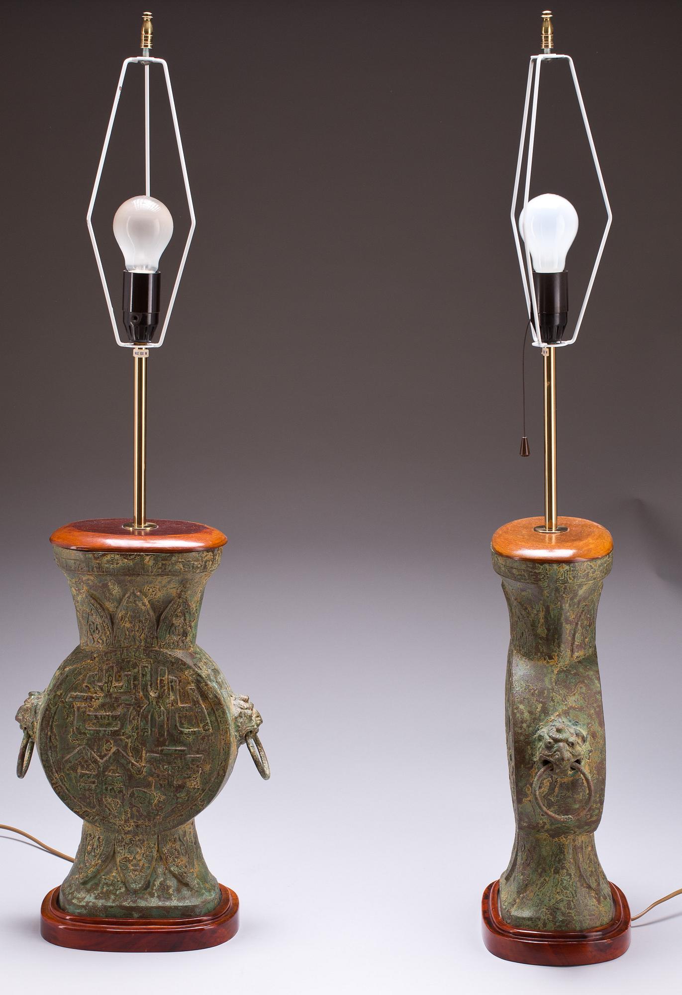 BORDSLAMPOR, 2 st, Kina. 1900-tal.