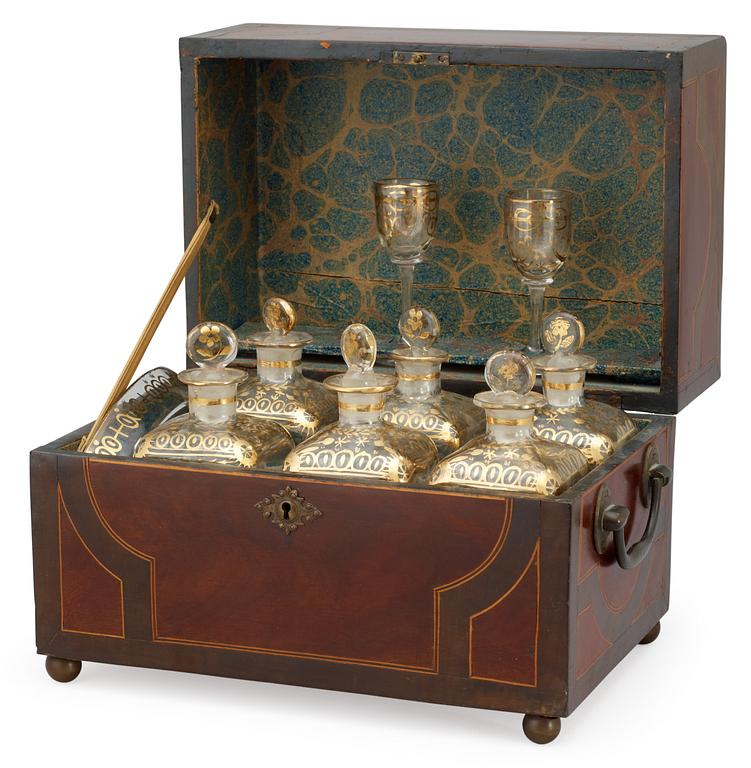 A English port wine casket for six bottles, two glasses and a tray, 19th Century.