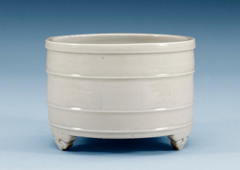 A blanc de chine censer, Qing dynasty, Kangxi (1662-1722).