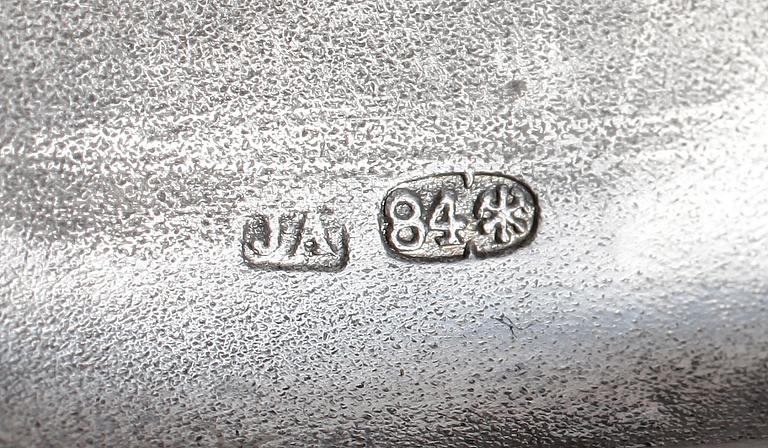 SNUSDOSOR, 2 st, silver, Helsingfors samt St Petersburg, 1800-tal. Otydl mästarstämplar. Tot vikt ca 155 gram.