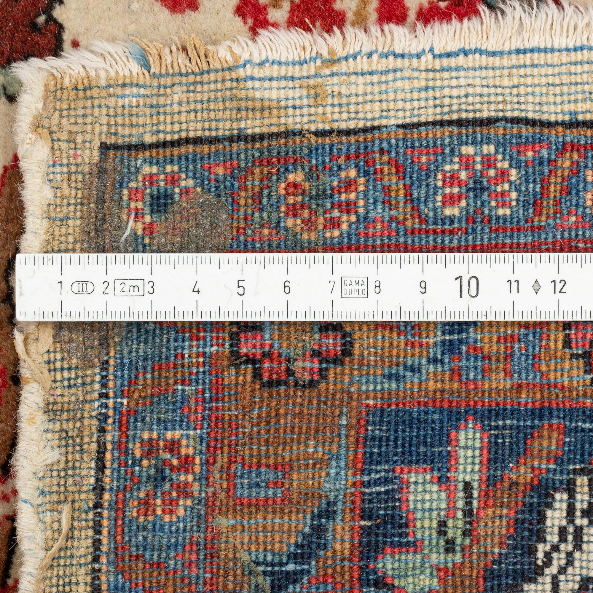 Matta, orientalisk, ca 205 x 125 cm.