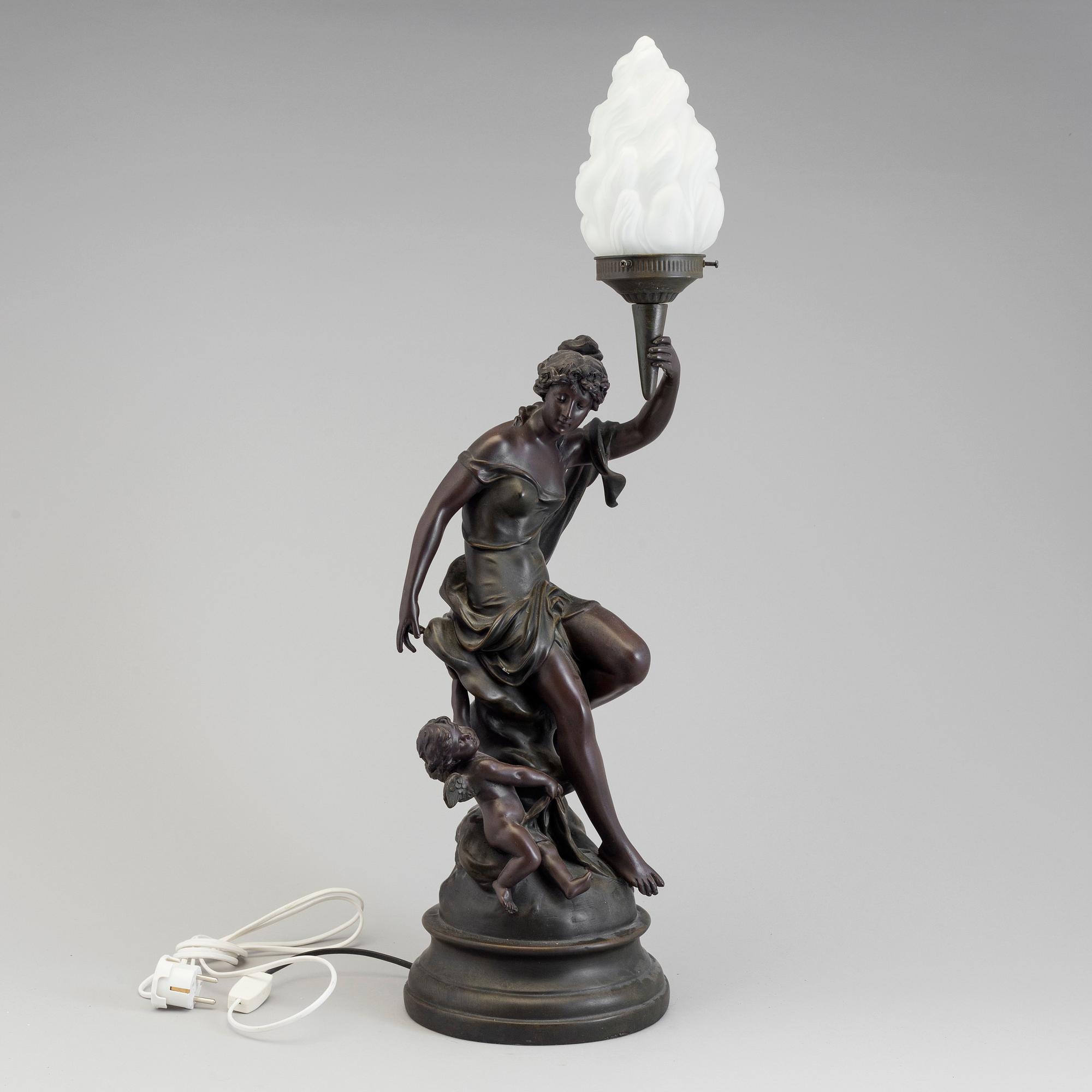 A jugend-style table light.
