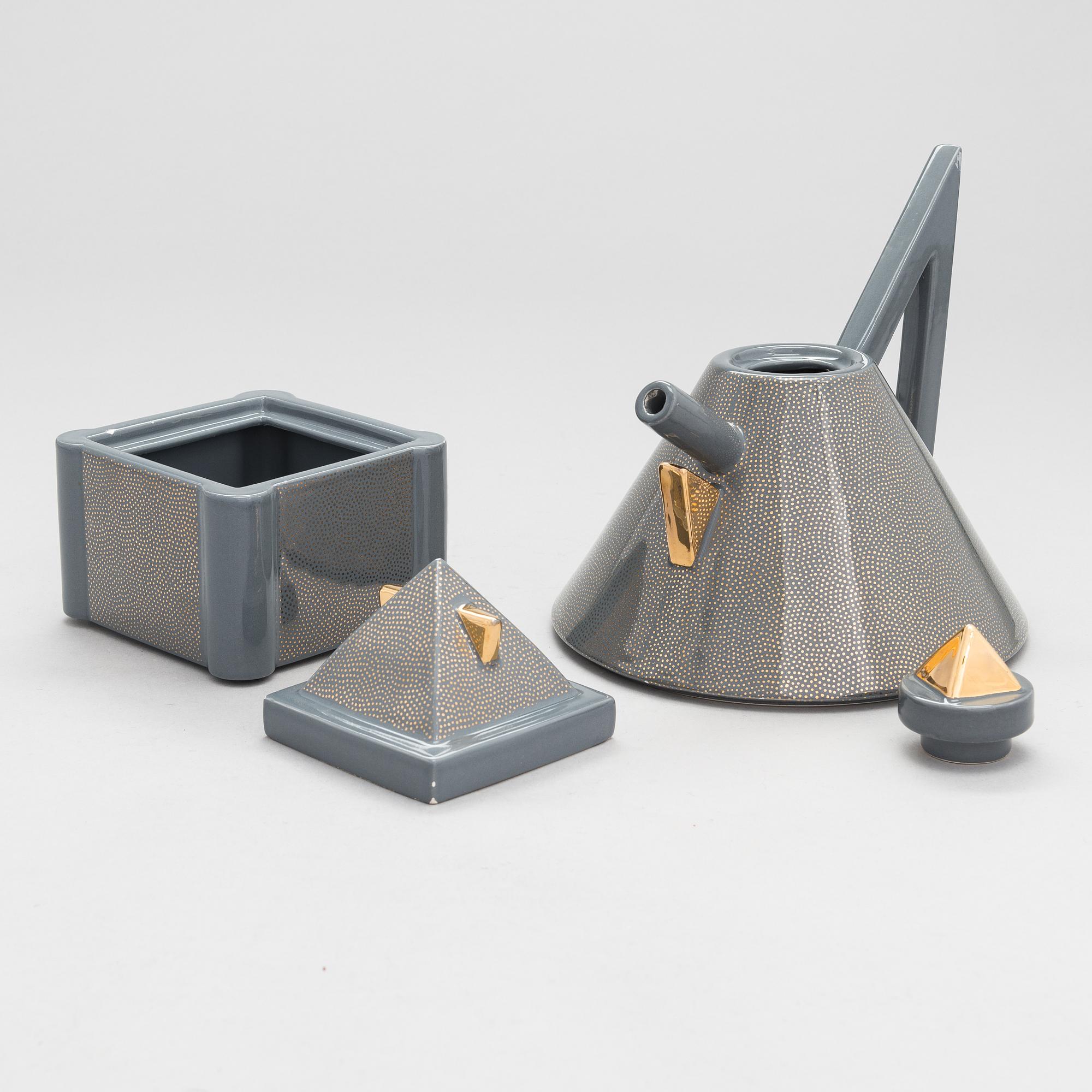 Matteo Thun, A 1980's porcelain 'Nefertiti' teapot and sugar bowl for Memphis, Bitossi, Montelupo Fiorentino, Italy.