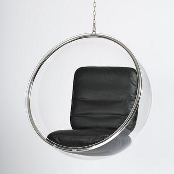 Eero Aarnio, hängfåtölj, "Bubble Chair", Eero Aarnio Originals, Finland, efter 2016.