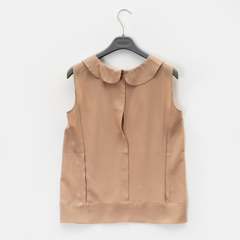 Marni, a silk top, size 38.