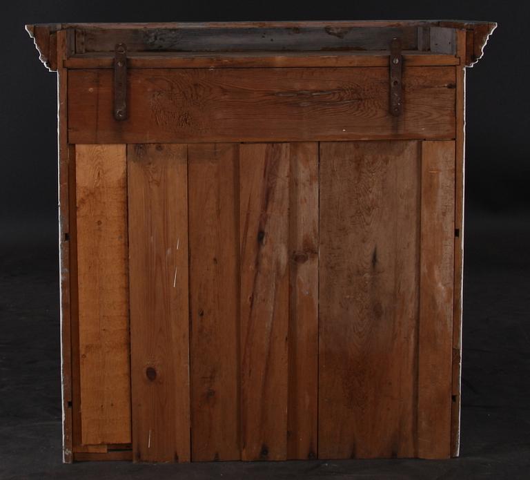 HÄNGSKÅP, allmoge, 1800-tal.