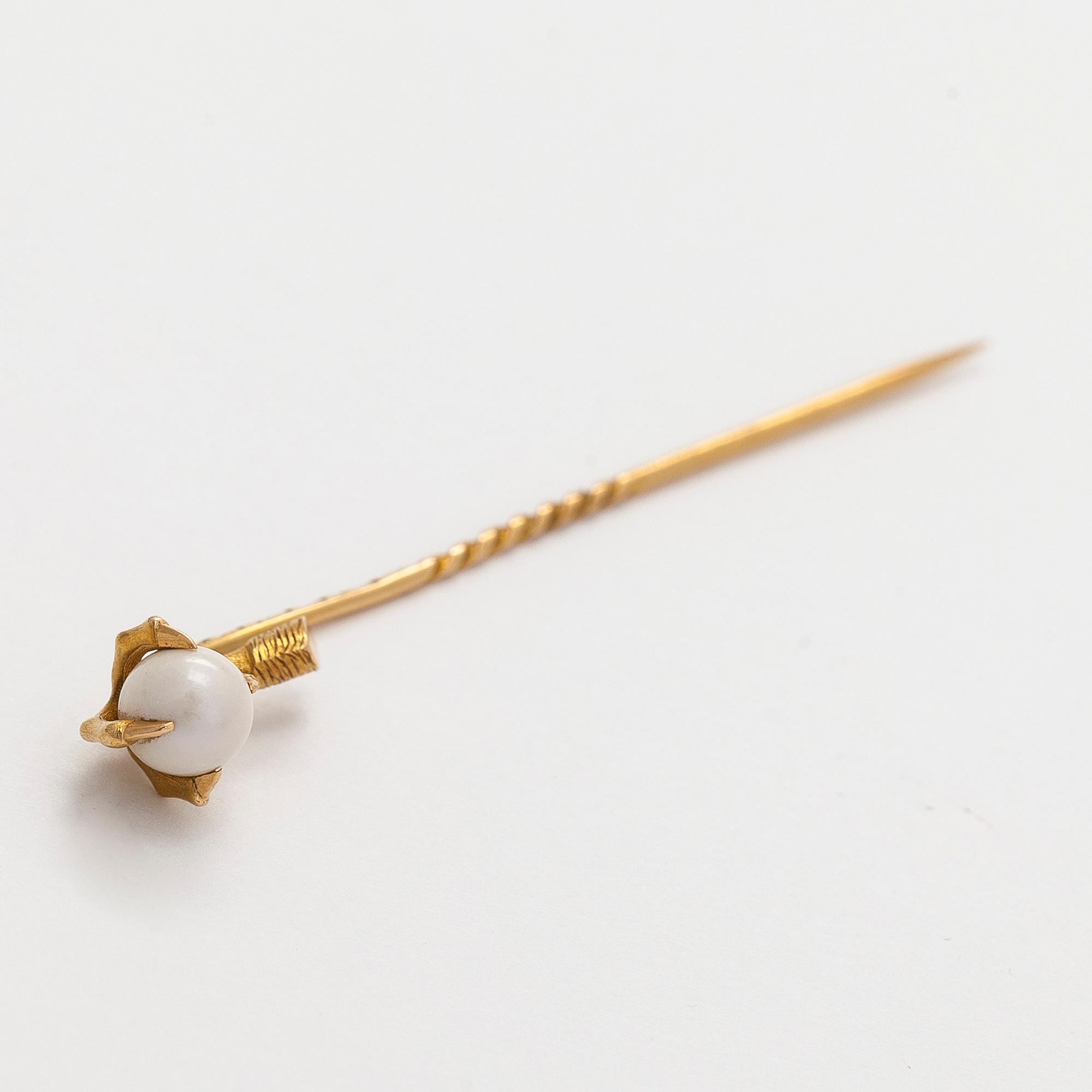 Tie pin, pearl, 18K gold, Finska Guldsmeds Ab, Helsinki 1912.