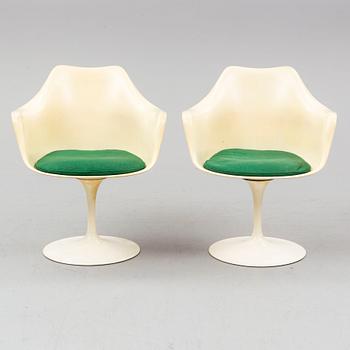 EERO SAARINEN, stolar, ett par, "Tulip", licenstillverkat av Knoll Schweiz.