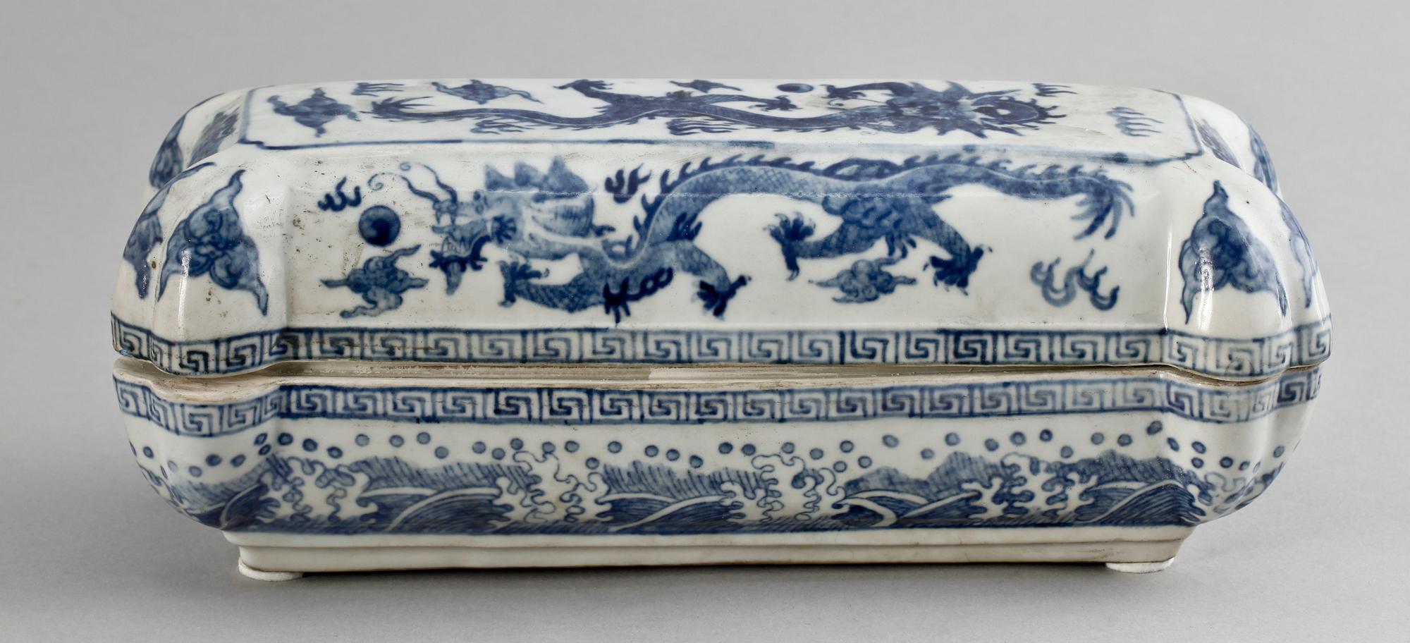 ASK MED LOCK, porslin, Kina 1900/2000-tal.