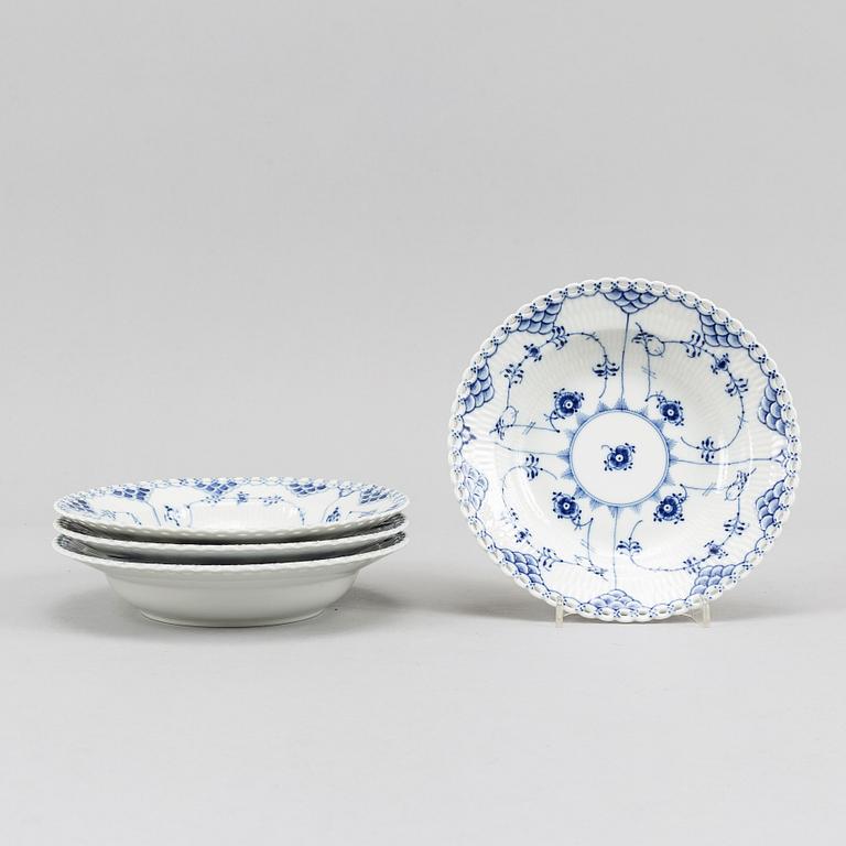 17 parts of the porcelain dining service 'Musselmalet' from Royal Copenhagen.
