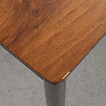 Dining table, Minotti, Italy.