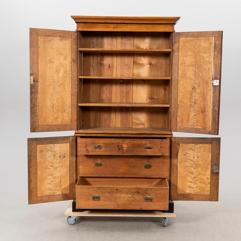 Skåp, sent 1800-tal.