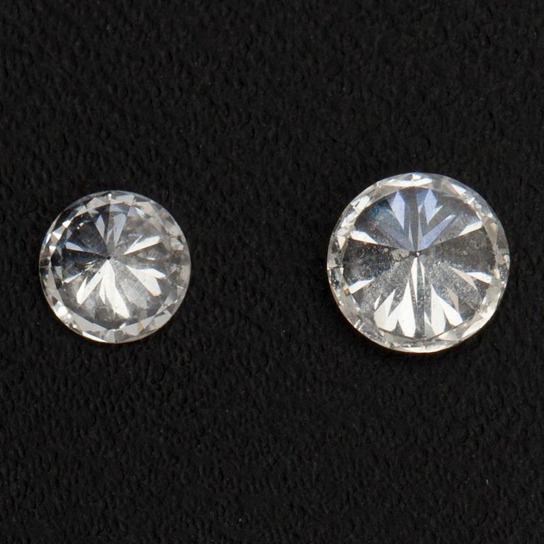 PARTI DIAMANTER, 2 st. Briljantslipade diamanter. Sammanlagt ca 0,55 ct.