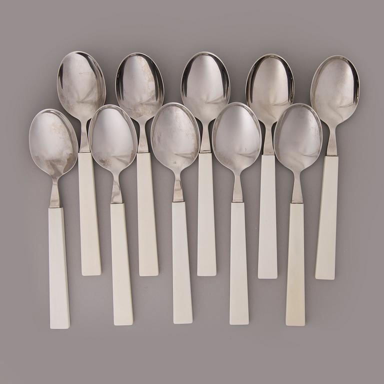 A mid-20th century 30-piece set of "Triennale" cutlery for Fiskars, Finland.