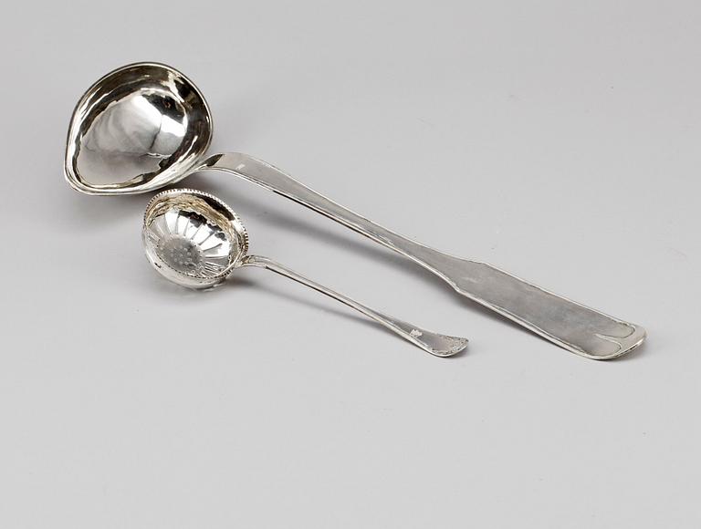 SOPPSLEV OCH STRÖSKED, silver, Anders Johan Lignell, Sundsvall, 1800-talets första hälft resp APL, 1837. Totvikt ca300g.