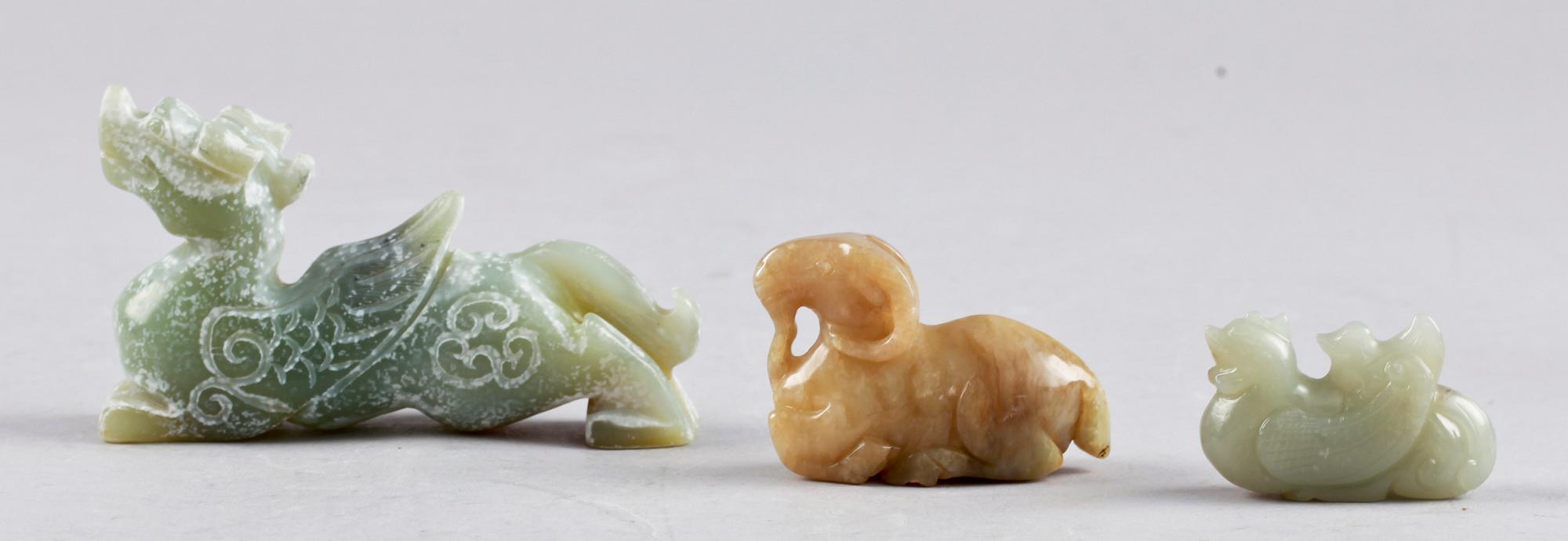 FIGURINER, 3 st, Jade, Kina, 1900-tal.