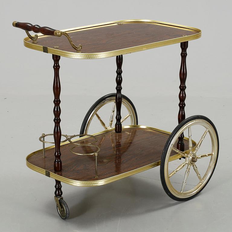 SERVERINGSVAGN, 1900-talets andra hälft.