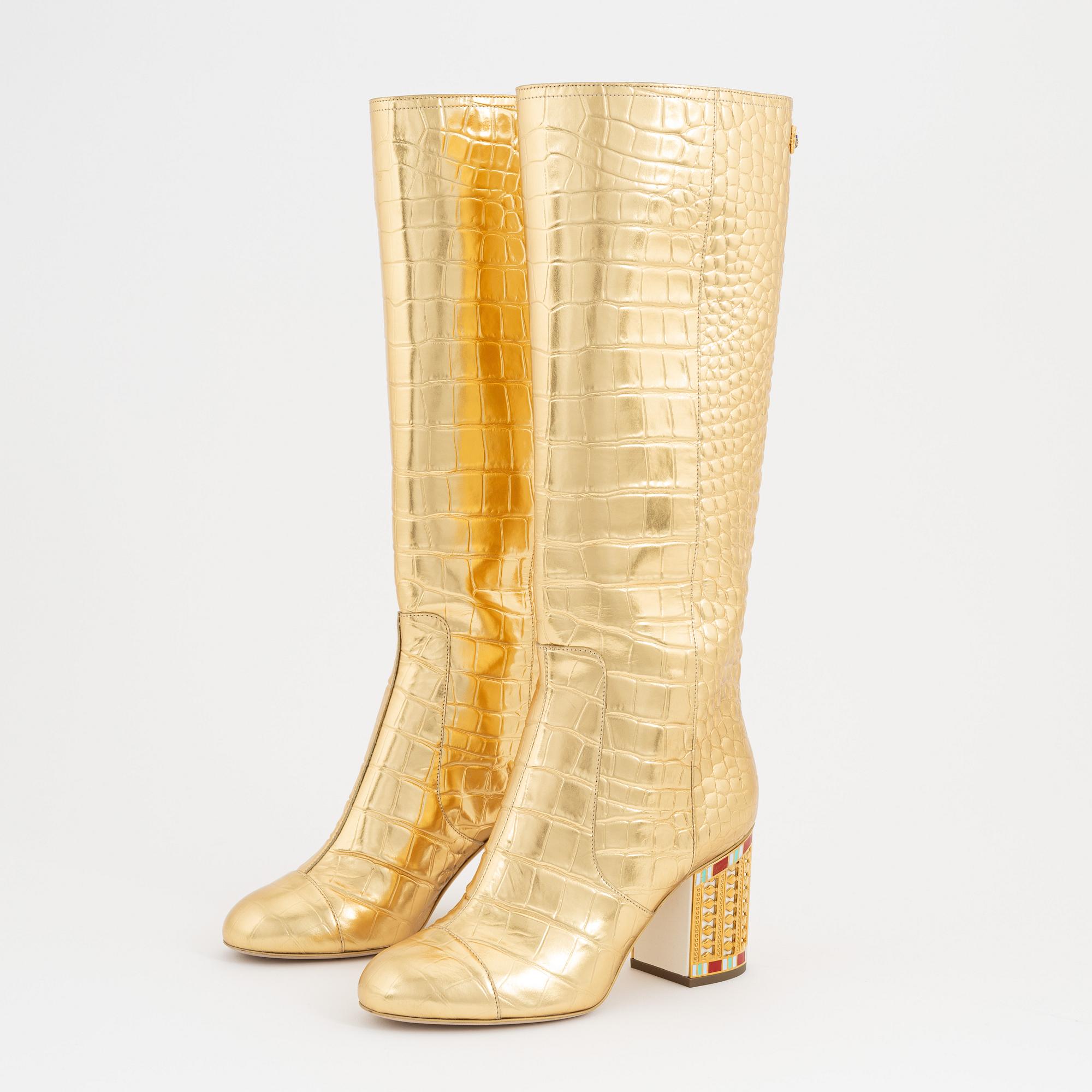 Chanel, boots, size 37C.