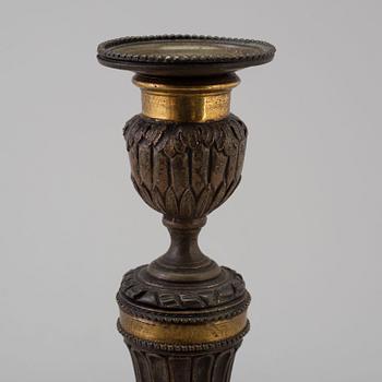 LJUSSTAKAR, ett par, brons, Frankrike, omkring år 1800.