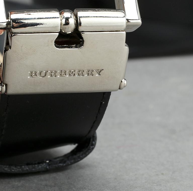 SKÄRP, Burberry.