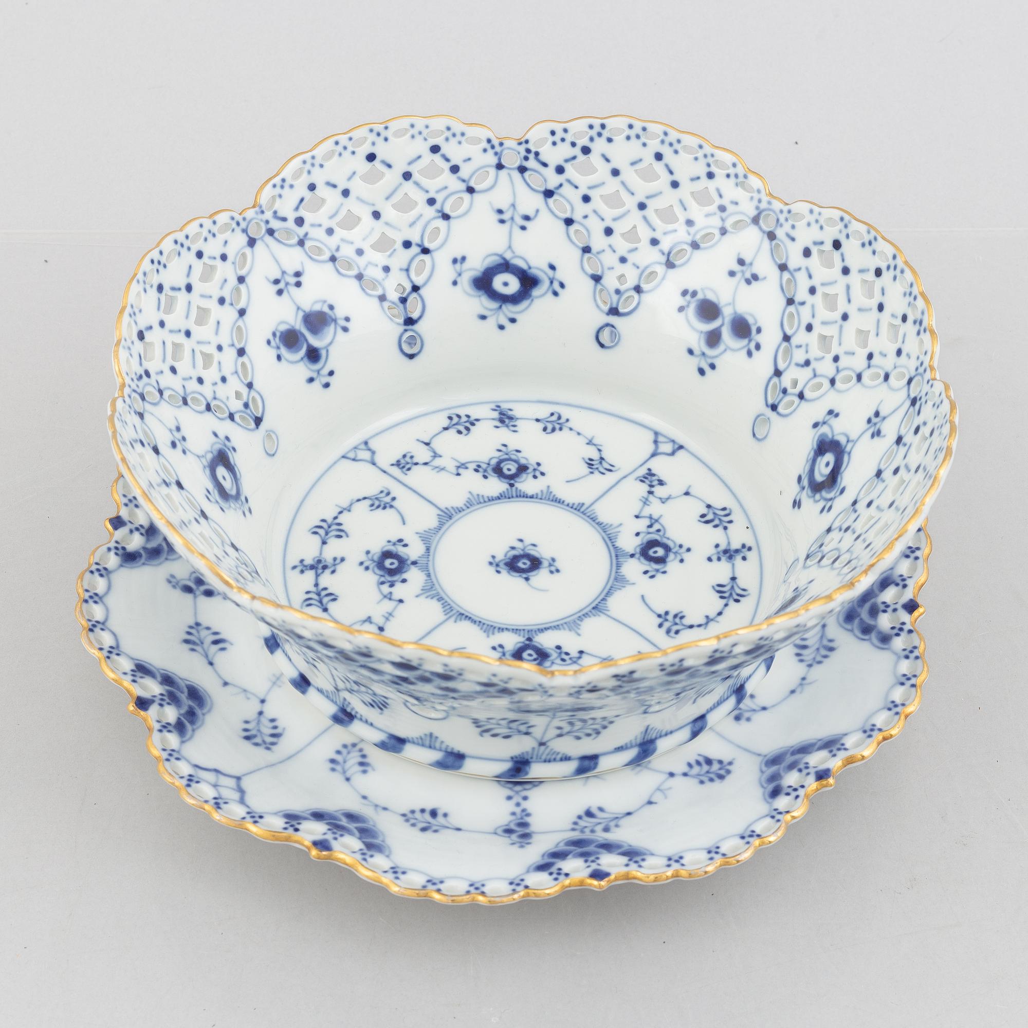A 'Blue Fluted Full Lace'/'Musselmalet' Fruit Bowl and Stand, Royal Copenhagen, model number 1061 and 1062, 1966.