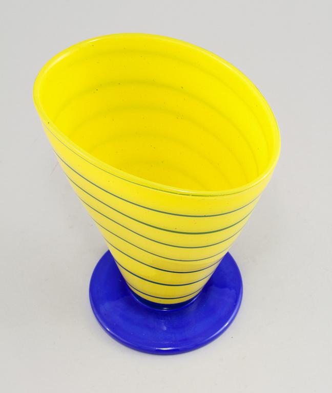 VAS, glas, Anna Ehrner, Kosta Boda, 1900-talets andra hälft.