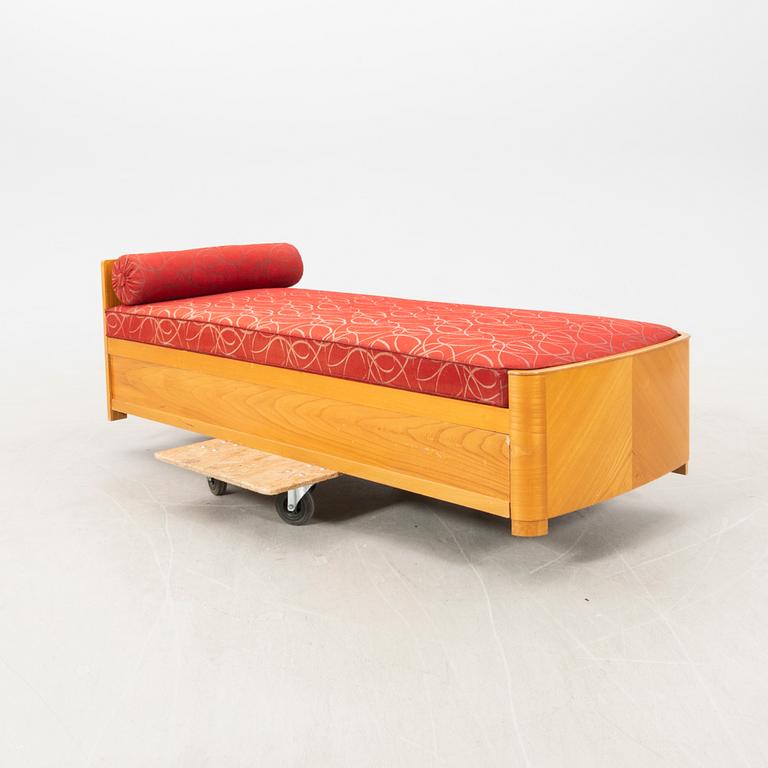 Daybed/extra bed Swedish Modern 1940s.