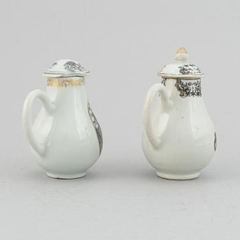 Two grisaille export porcelain pots  with covers, Qing dynasty, 18th century.