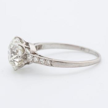 A ca 2.30 old-cut diamond ring.