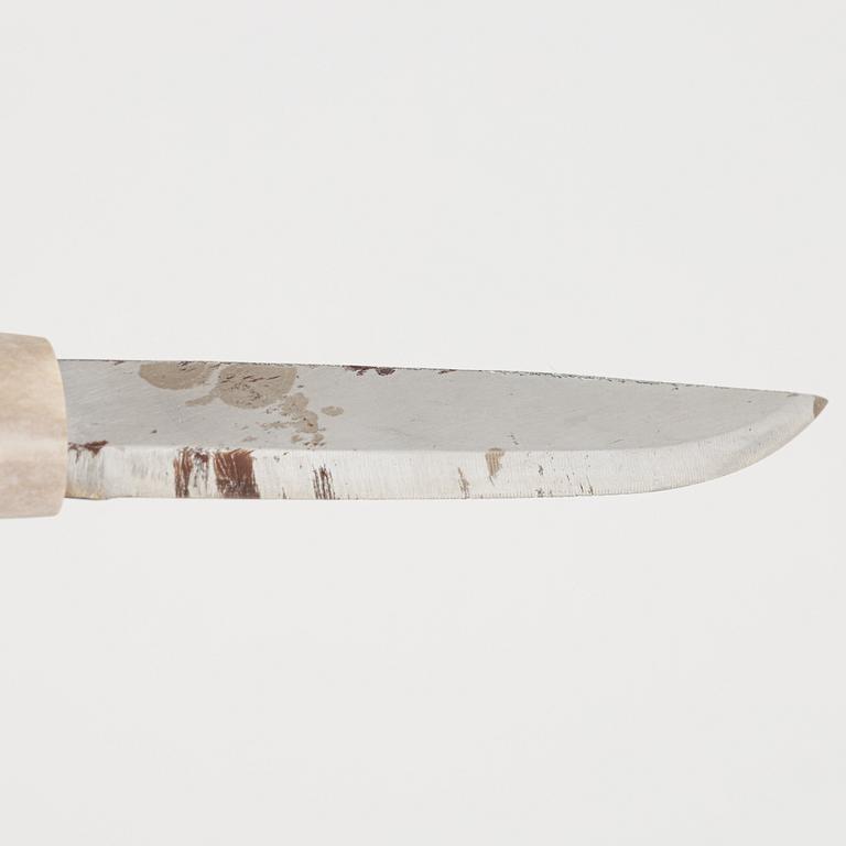 Thore Sunna, a reindeer horn knife, signed.