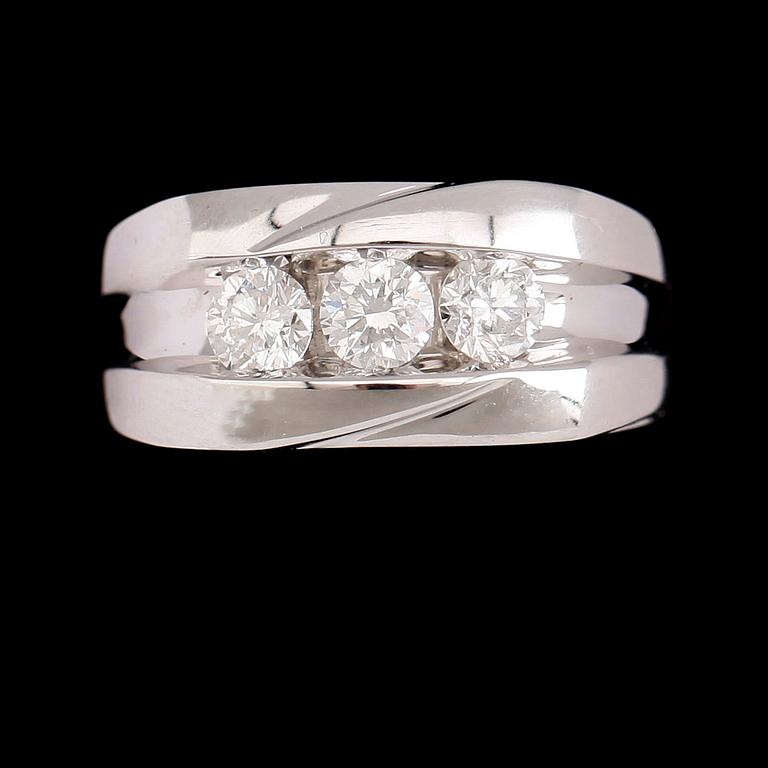RING, 14 k vitguld, briljantslipade diamanter tot ca 1.00 ct.
