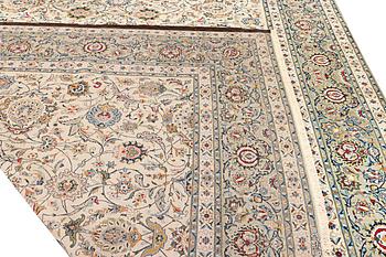 Matta, Keshan, signerad Isfahanian, ca 428 x 327 cm.