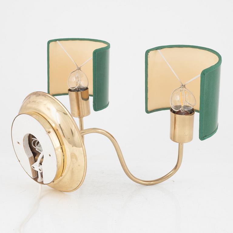 Josef Frank, a model 2565 brass wall lamp, Firma Svenskt Tenn.