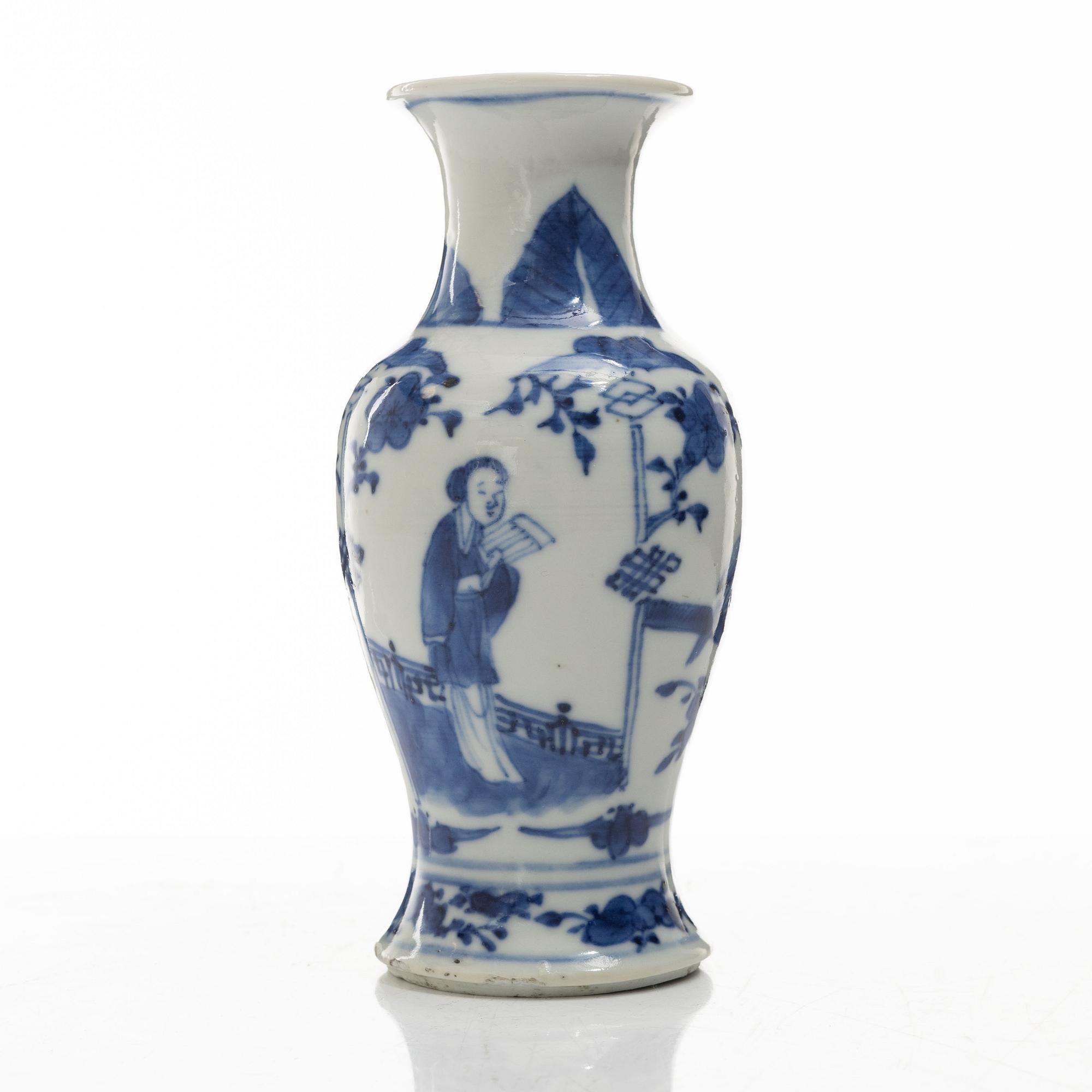 Stekfat, 5 st, kompaniporslin, Qingdynastin, Kina, 1700/1800-tal samt ask med lock och vas, Kina, 1900-tal.