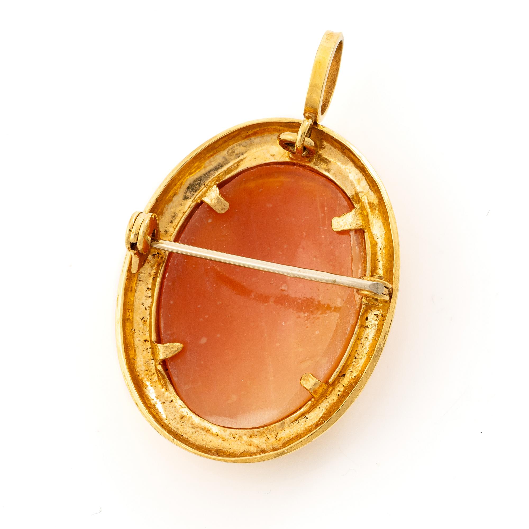 Brooch/pendant, 18K gold and shell cameo.