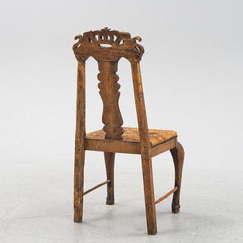 Kronstol, barockstil, bär datering 1781.