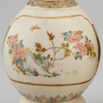 A pair of satsuma vases, Japan, Meiji (1868-1912).