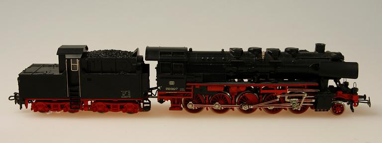 ELLOK och ÅNGLOK, 2 st, Märklin, 3041 samt 3084, H0.