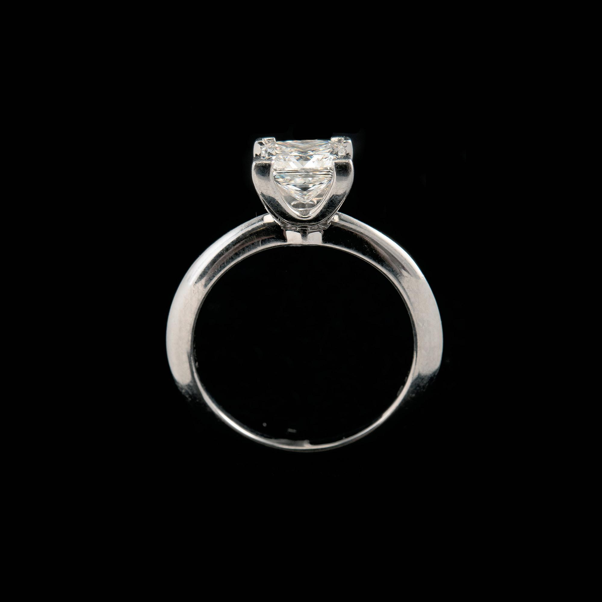 A RING, princess cut diamond 1.14 ct. G/vvs1, platinum. Tiffany 2011. Size 15,5, weight 4,4 g.