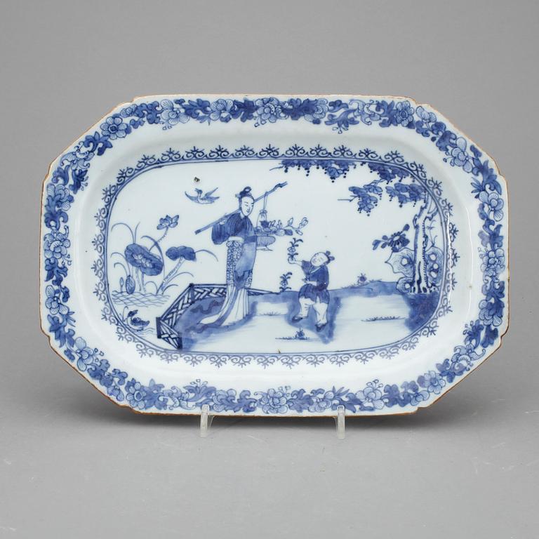 STEKFAT, porslin, Kina, Qing dynastin, Qianlong, 1700-tal.