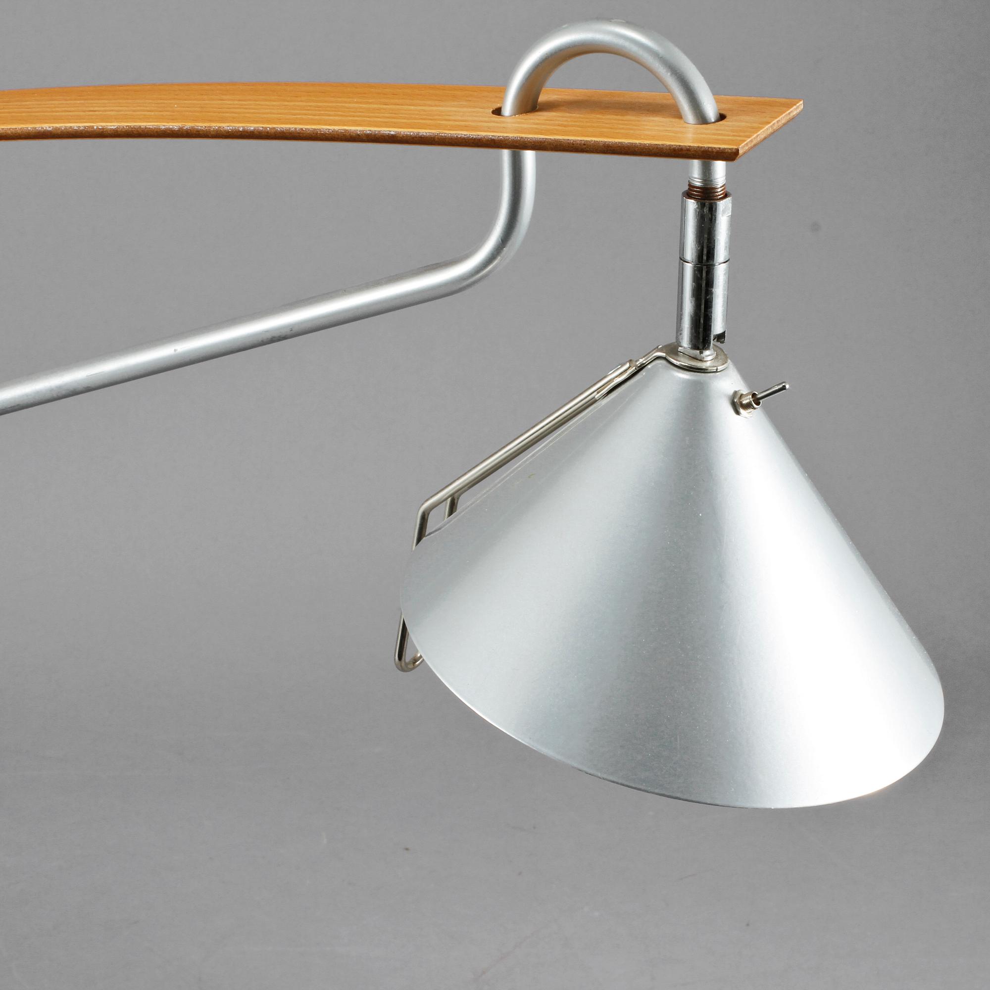 BORDSLAMPA, 1900-talets fjärde kvartal.