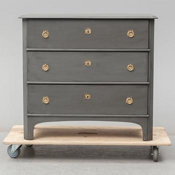 A late 19th century chest of drawers.