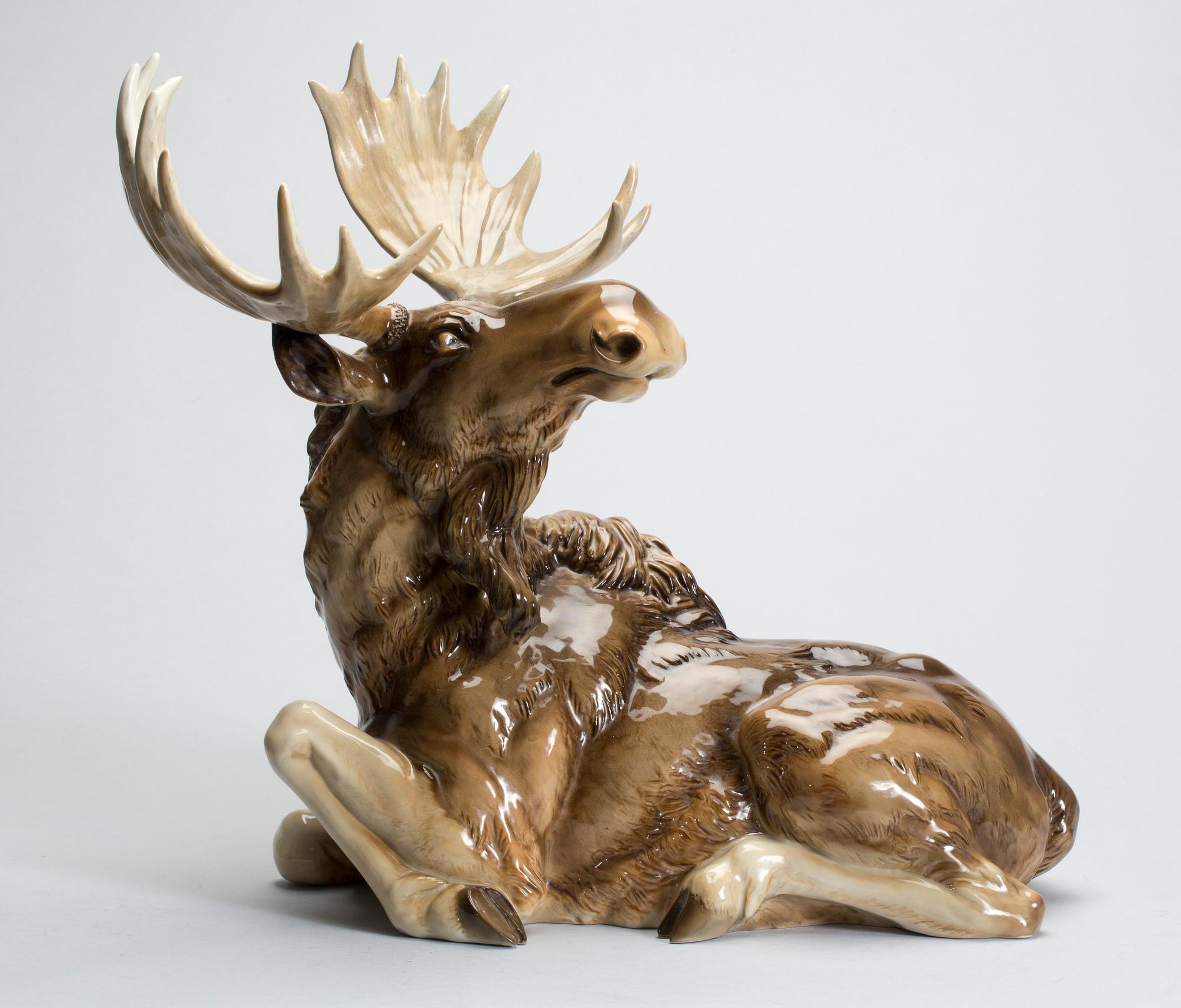 FIGURIN, porslin, etikettsmärkt Hutchenreuter. Karl Tutter.
