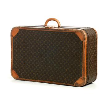 490. LOUIS VUITTON, a monogram canvas suitcase.