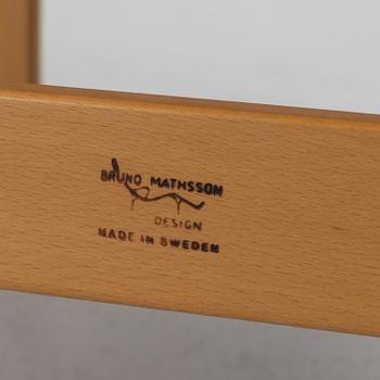 Bruno Mathsson, a pair of 'Mina' easy chairs, Bruno Mathsson International, Värnamo.